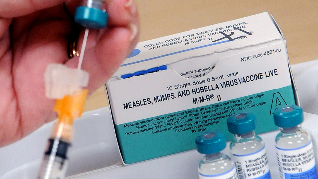 Foto: Vakcína proti spalničkám, příušnicím a zarděnkám, Orange County Health Department, Orlando, Florida